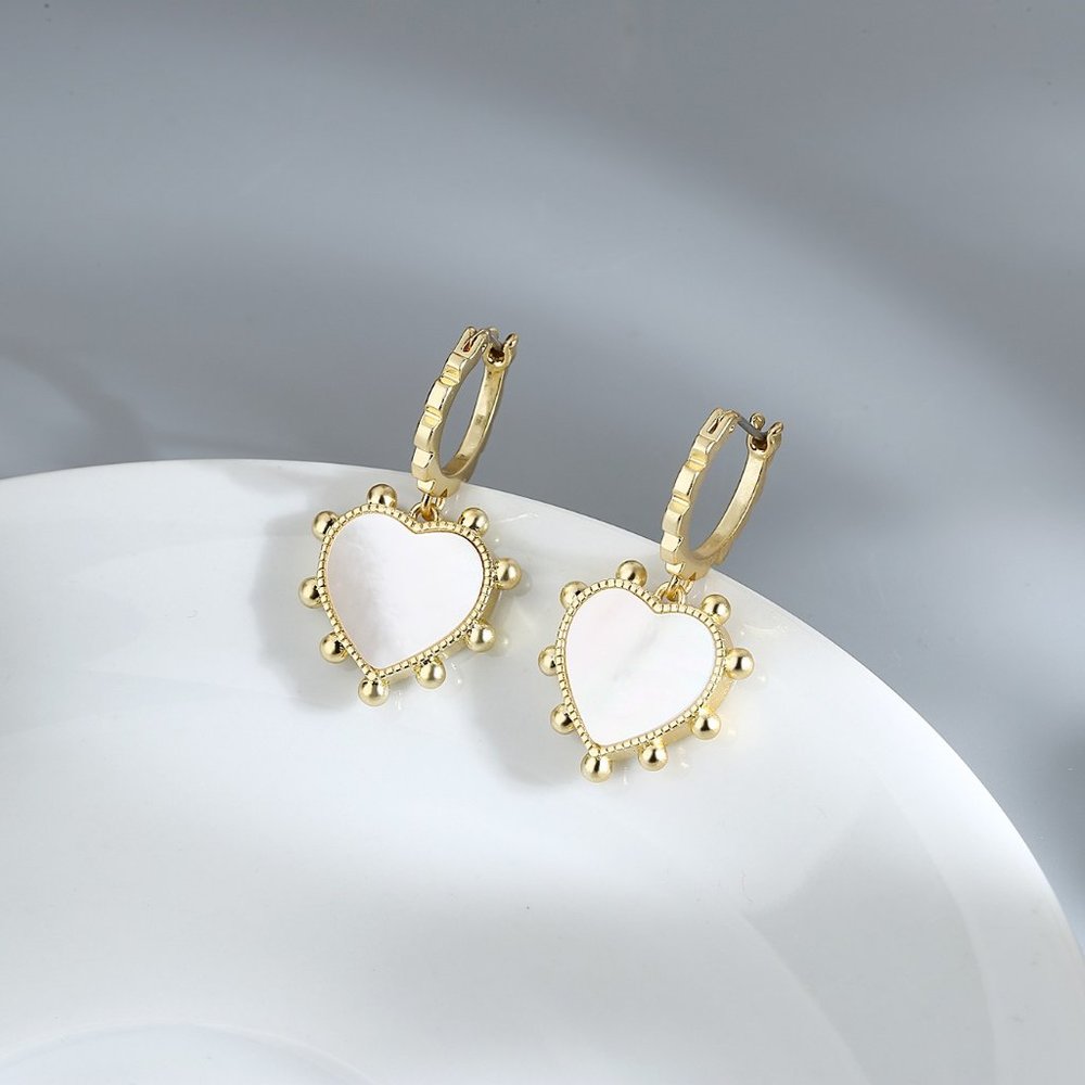 NWT TORY BURCH HEART CHARM IN IVORY WHITE EARRINGS